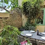 Casa vacanze Les chemins de la Cité Chambre ou appartement *
