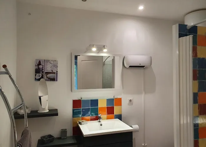 Les Chemins De La Cite Ou