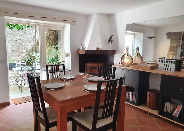 Les Chemins De La Cite Ou * Καρκασόν