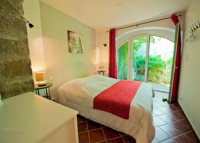 Les Chemins De La Cite Ou *